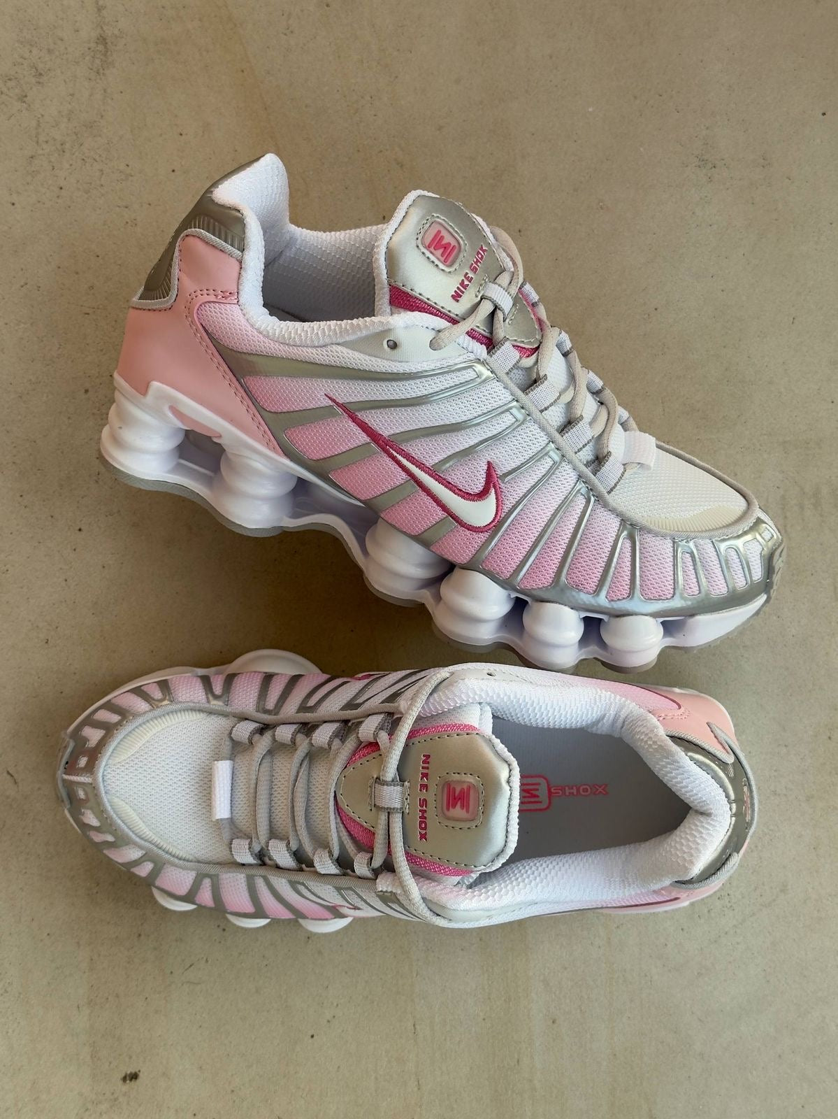 Nike Shox gris Y rosa