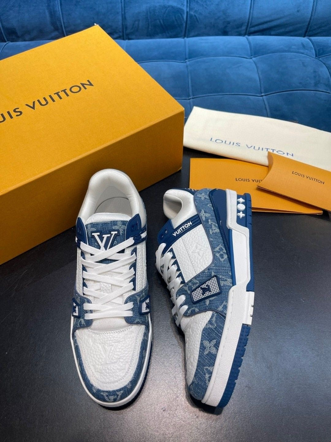 Louis Vuitton Trainer 💙🤍