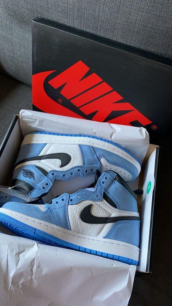 Jordan 1 Azul Blanco y Negro