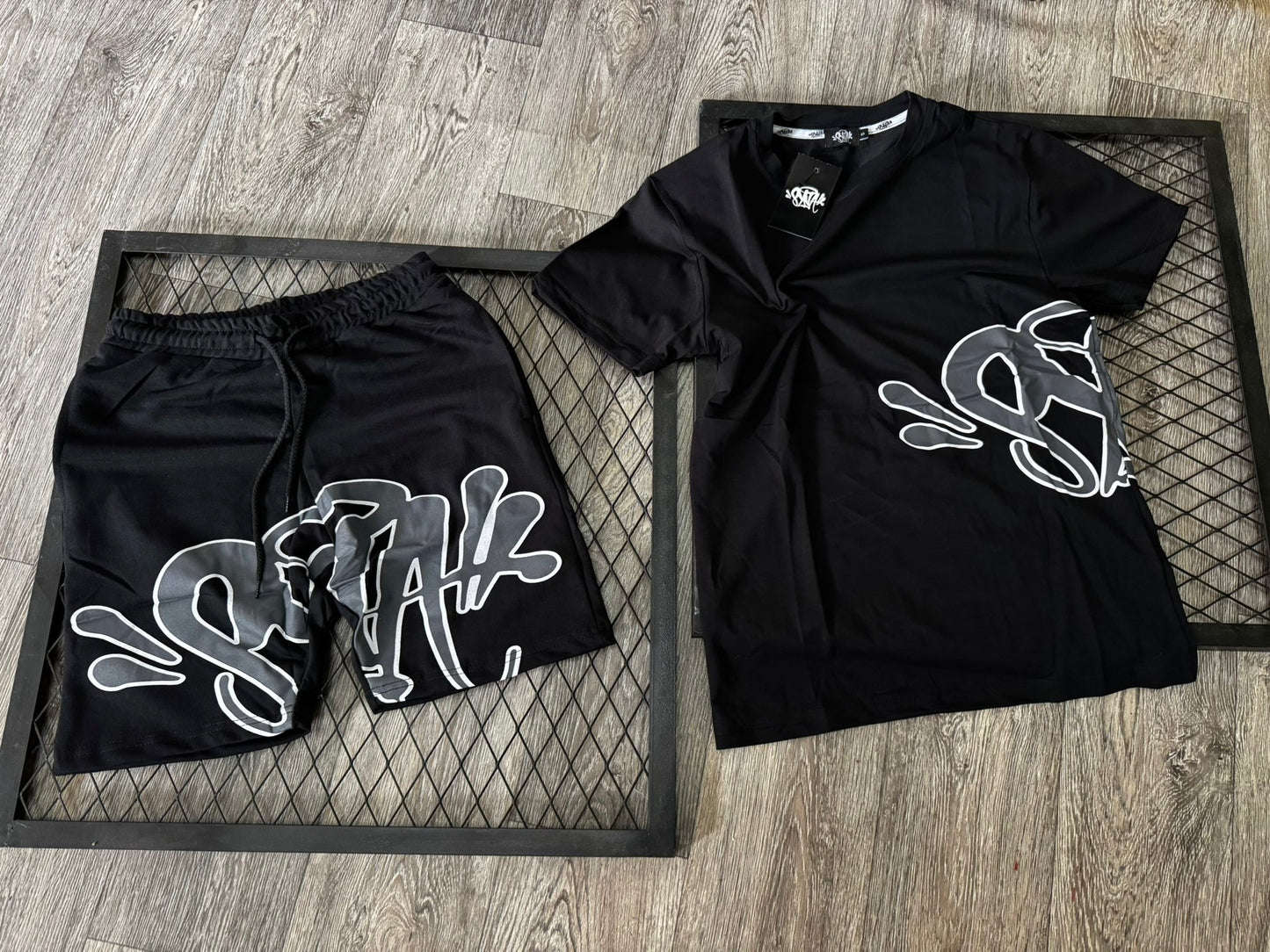 Conjunto verano Syna world negro y gris