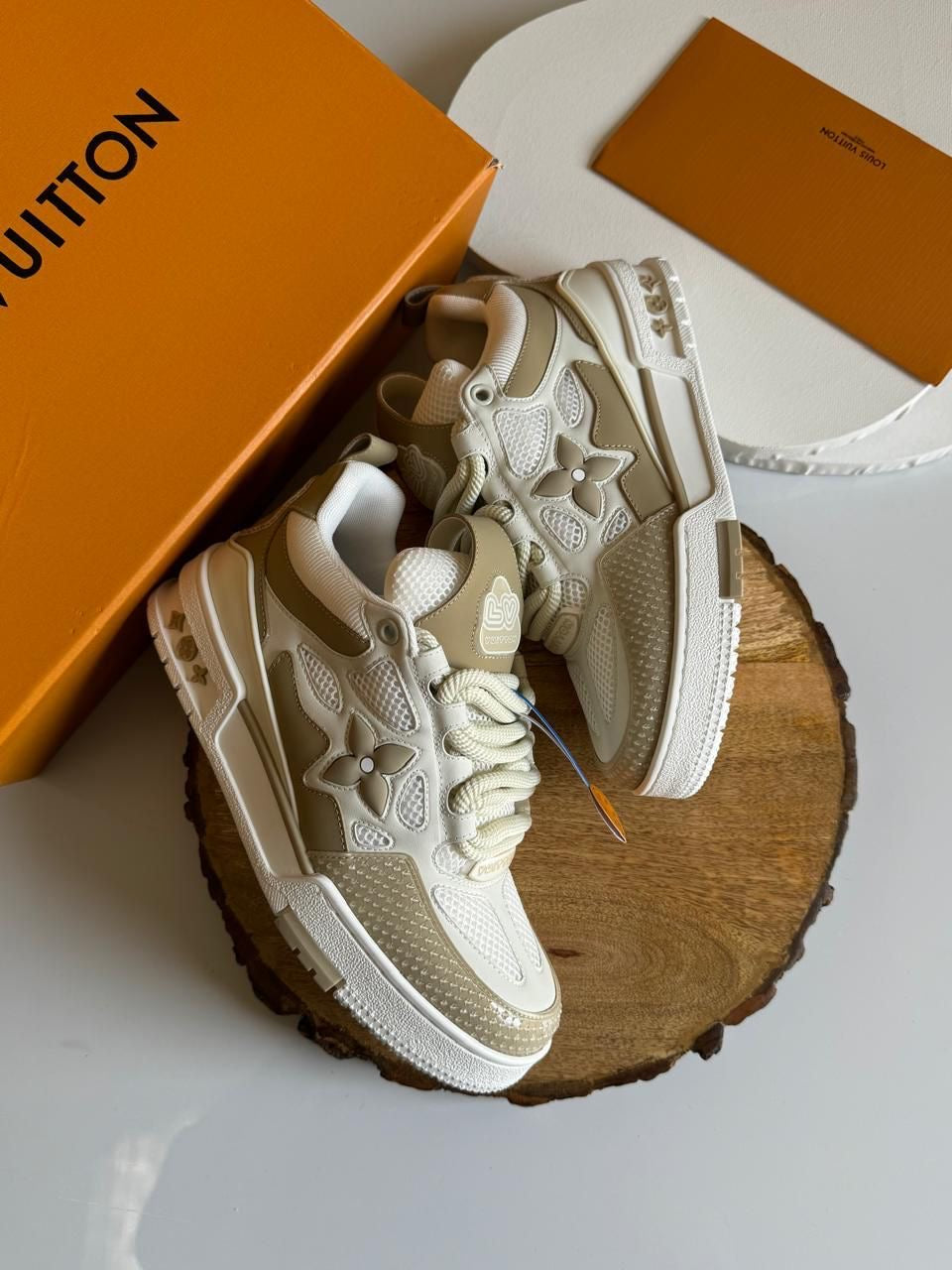 Louis Vuitton Skate Blanco y Bege