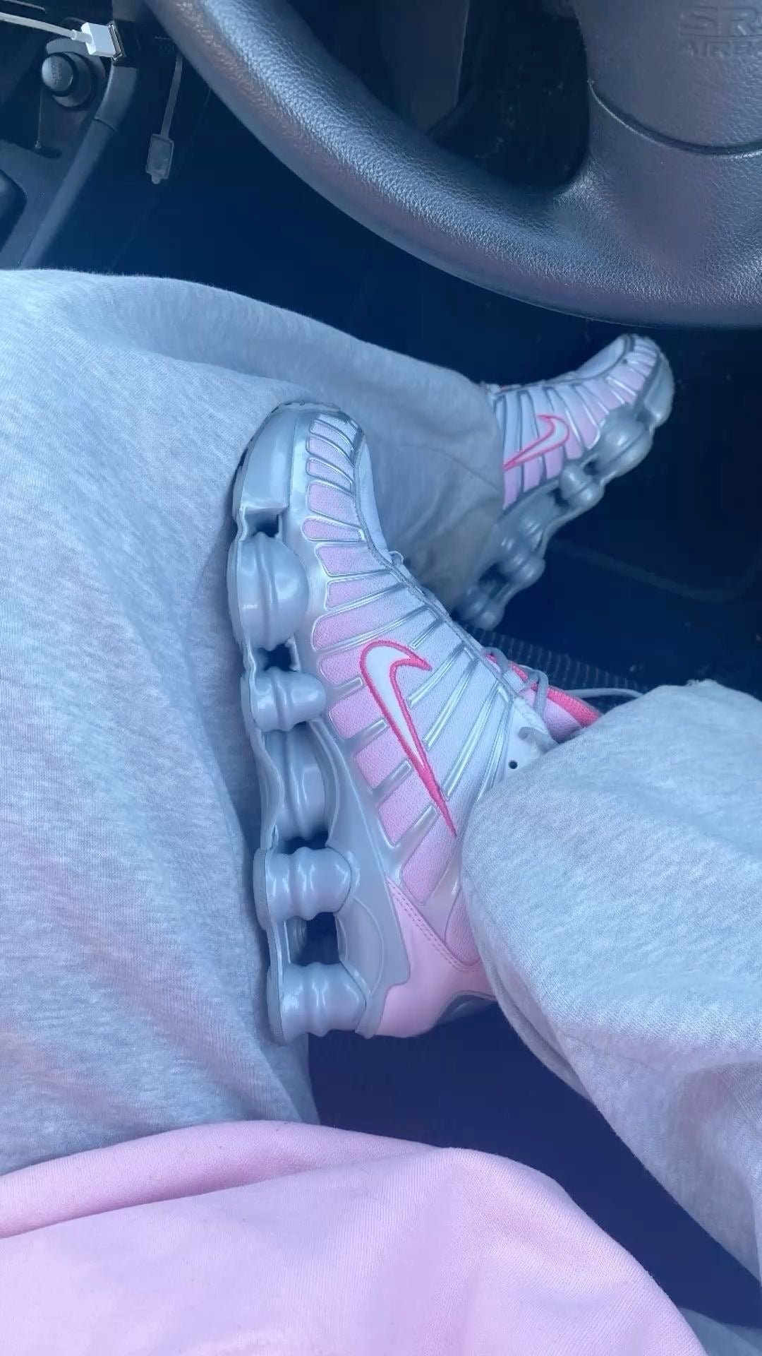 Nike Shox gris Y rosa