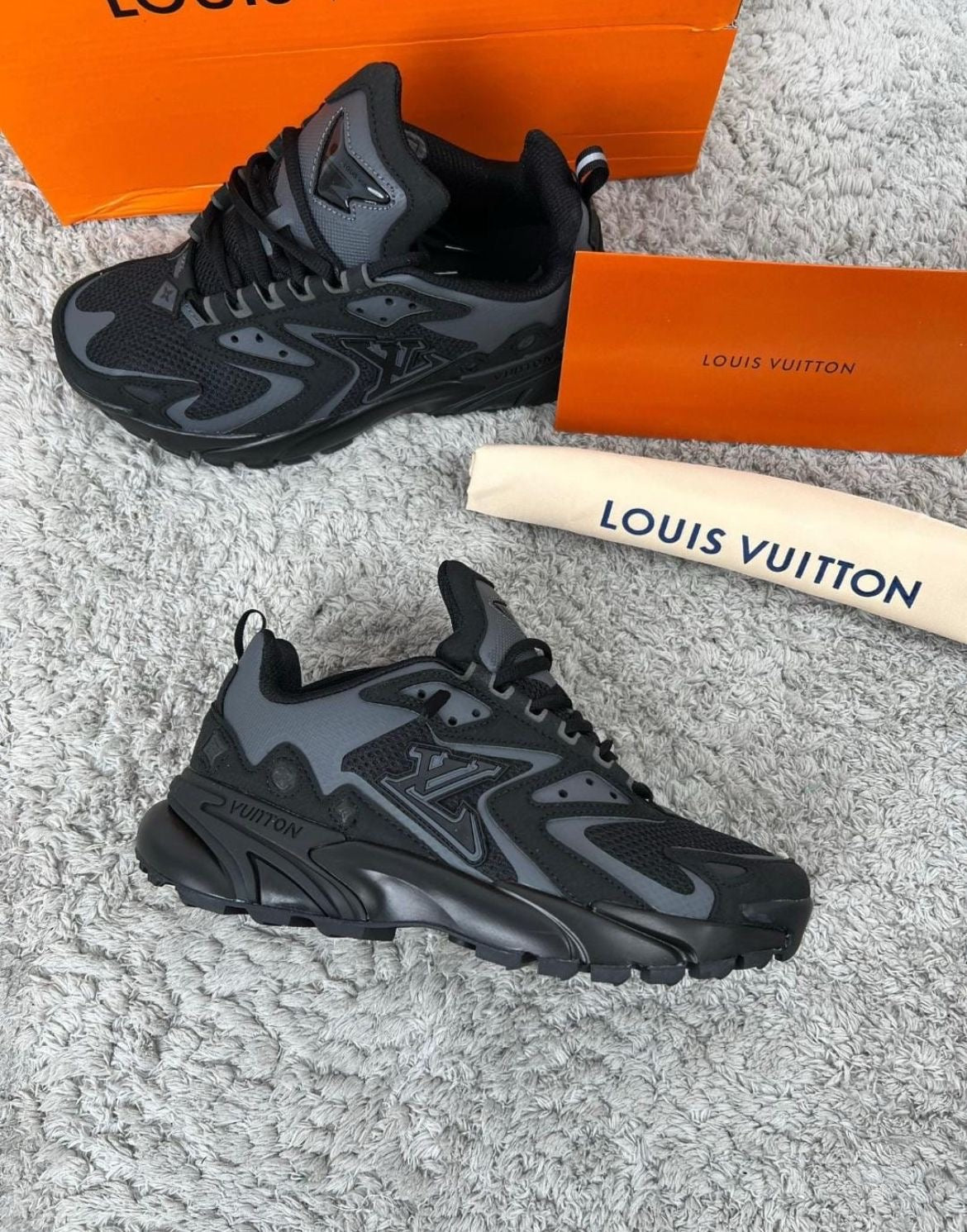 Louis Vuitton Runner tactic Preto🖤