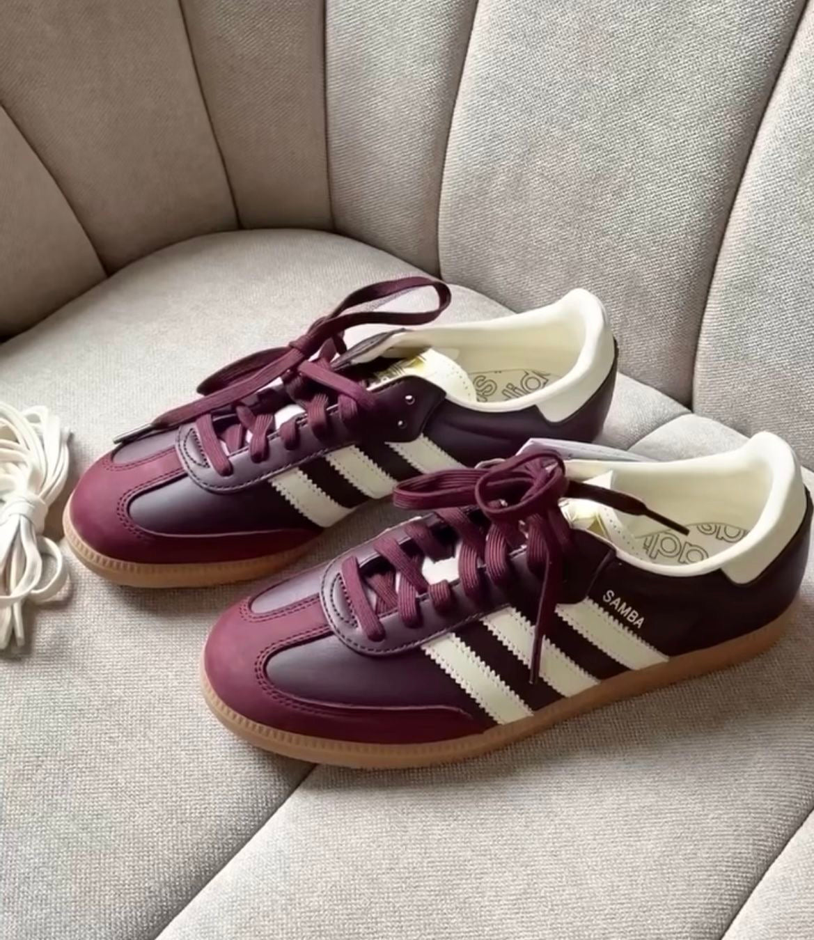 Adidas samba bordo Y blanco