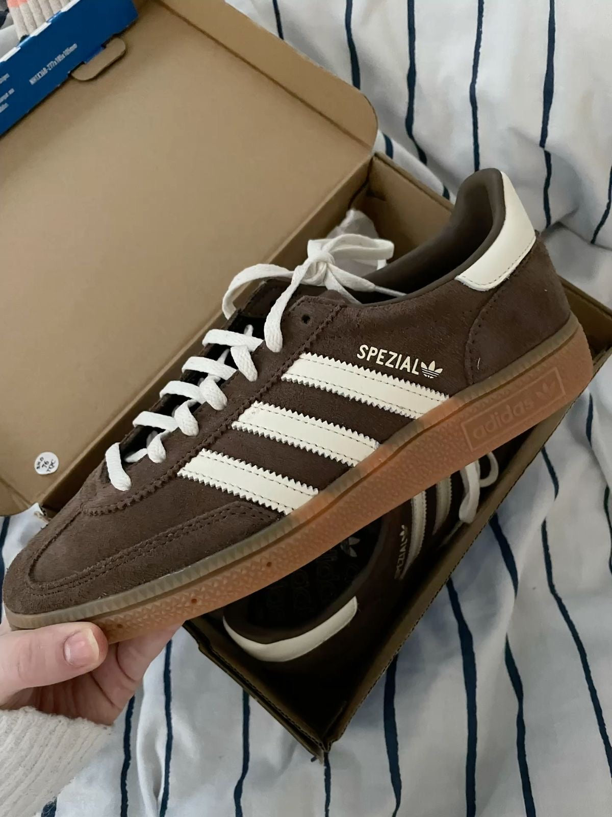 Adidas spezial castanho y blanco